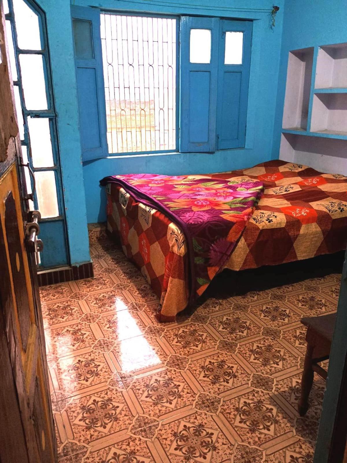 Tiwari Palace Modern Vision Guest House バラナシ エクステリア 写真