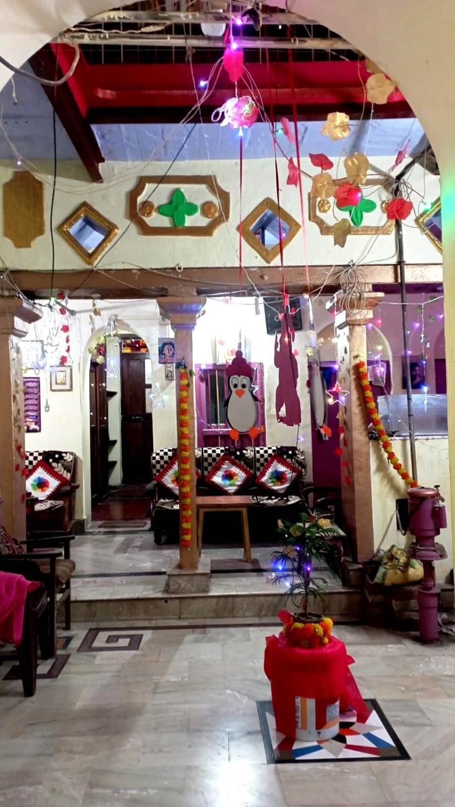 Tiwari Palace Modern Vision Guest House バラナシ エクステリア 写真